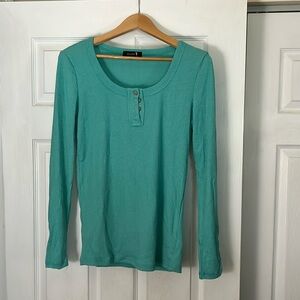Kissfix long sleeve Henley with button detail on cuffs L NWOT